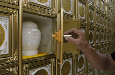 Hộc Lưu Tro Cốt: Tôn Vinh Giá Trị Tâm Linh Qua Gian